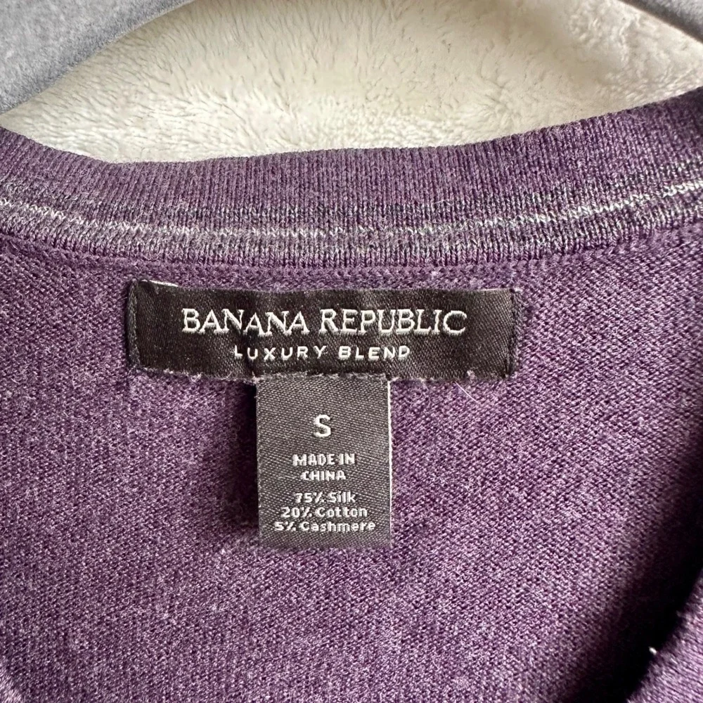 Banana Republic Mens Luxury Blend Purple Silk Cashmere V Neck Sweater Size S
